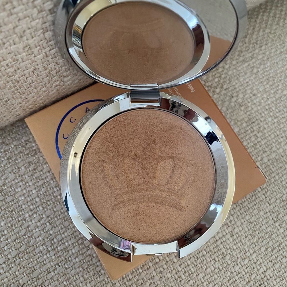 Becca Shimmering Skin Perfector in Bronze